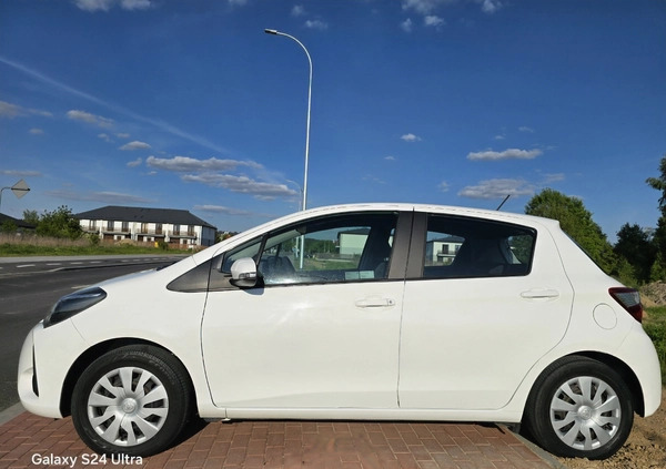 Toyota Yaris cena 39900 przebieg: 74800, rok produkcji 2018 z Białystok małe 301